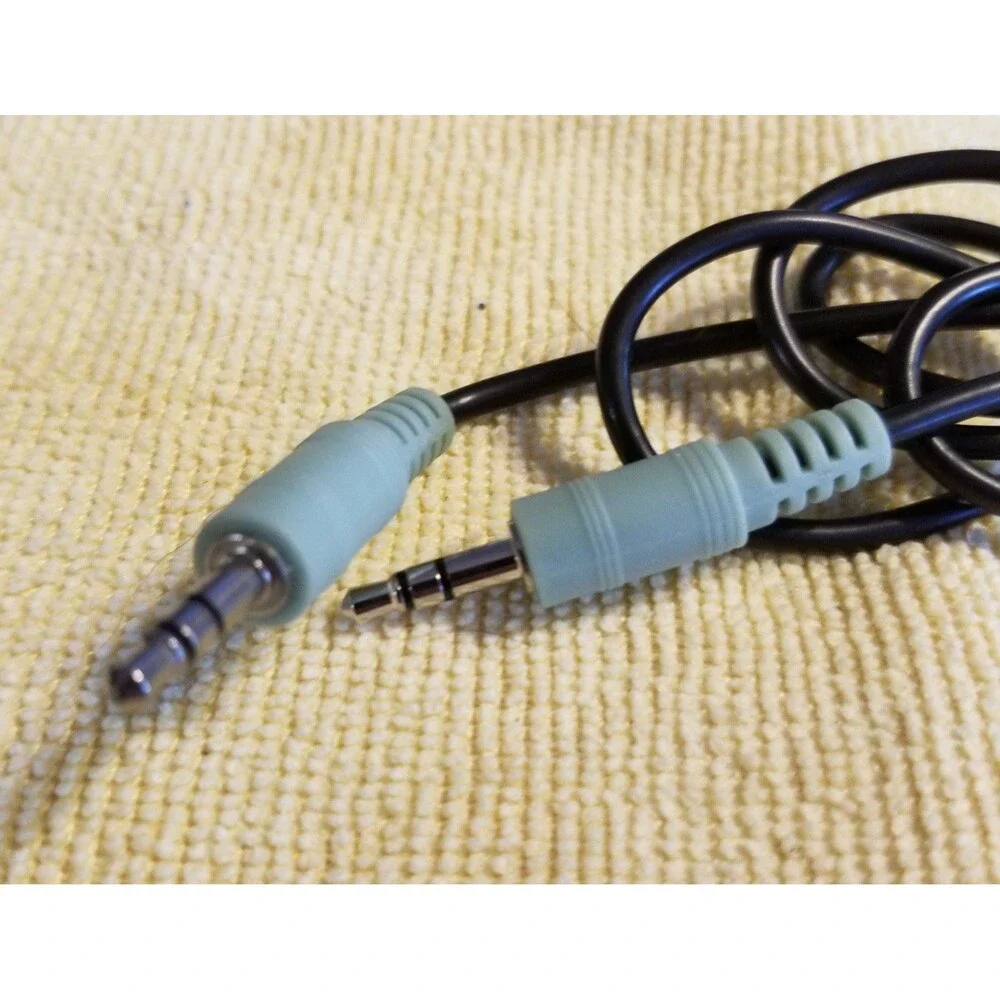 4' 3.5mm audio Cable